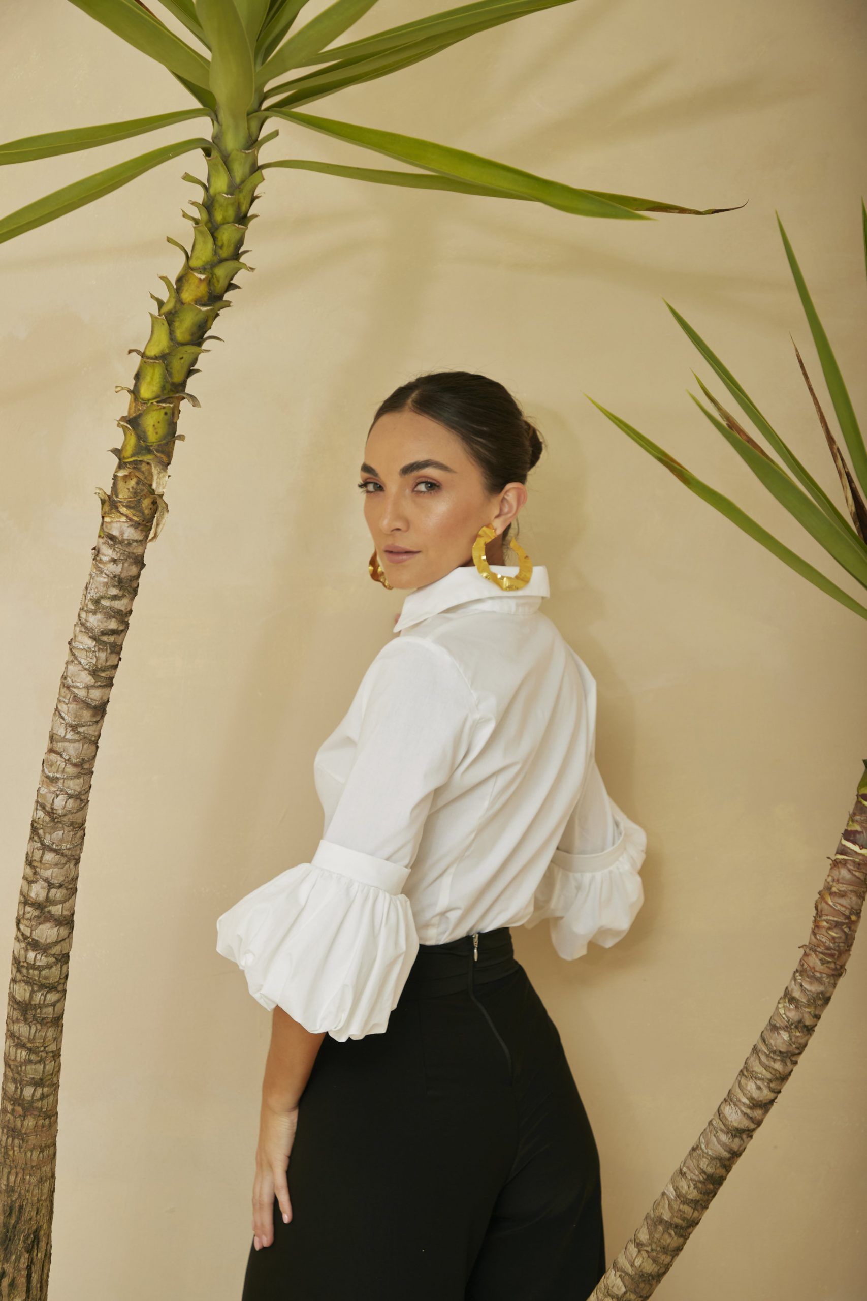 blusa blanca para la oficina 2